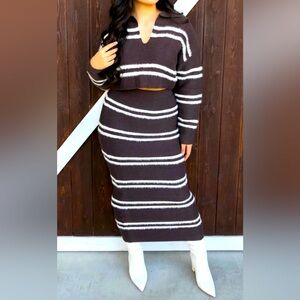 NWT Women’s Boxy Notch Neck Striped Sweater and Midi Skirt Set Small Blanc